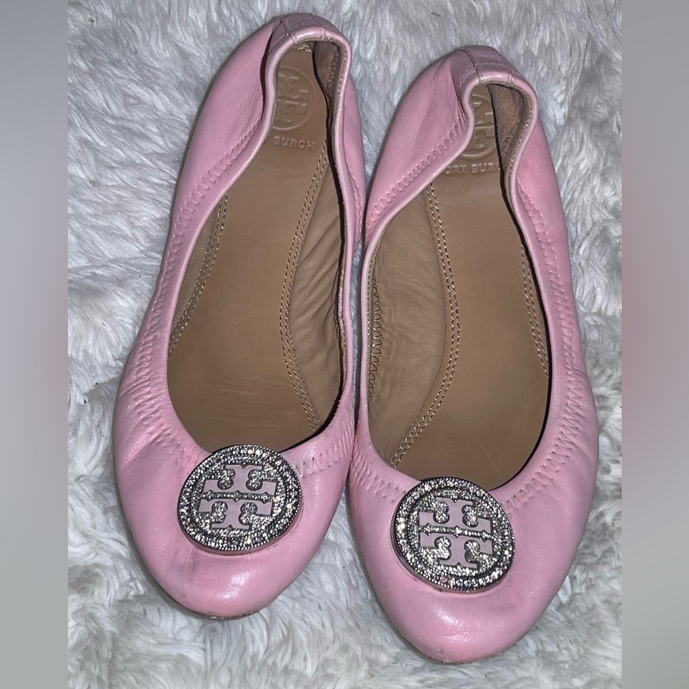 Tory Burch women’s pink rhinestone logo flat shoes size 6.5